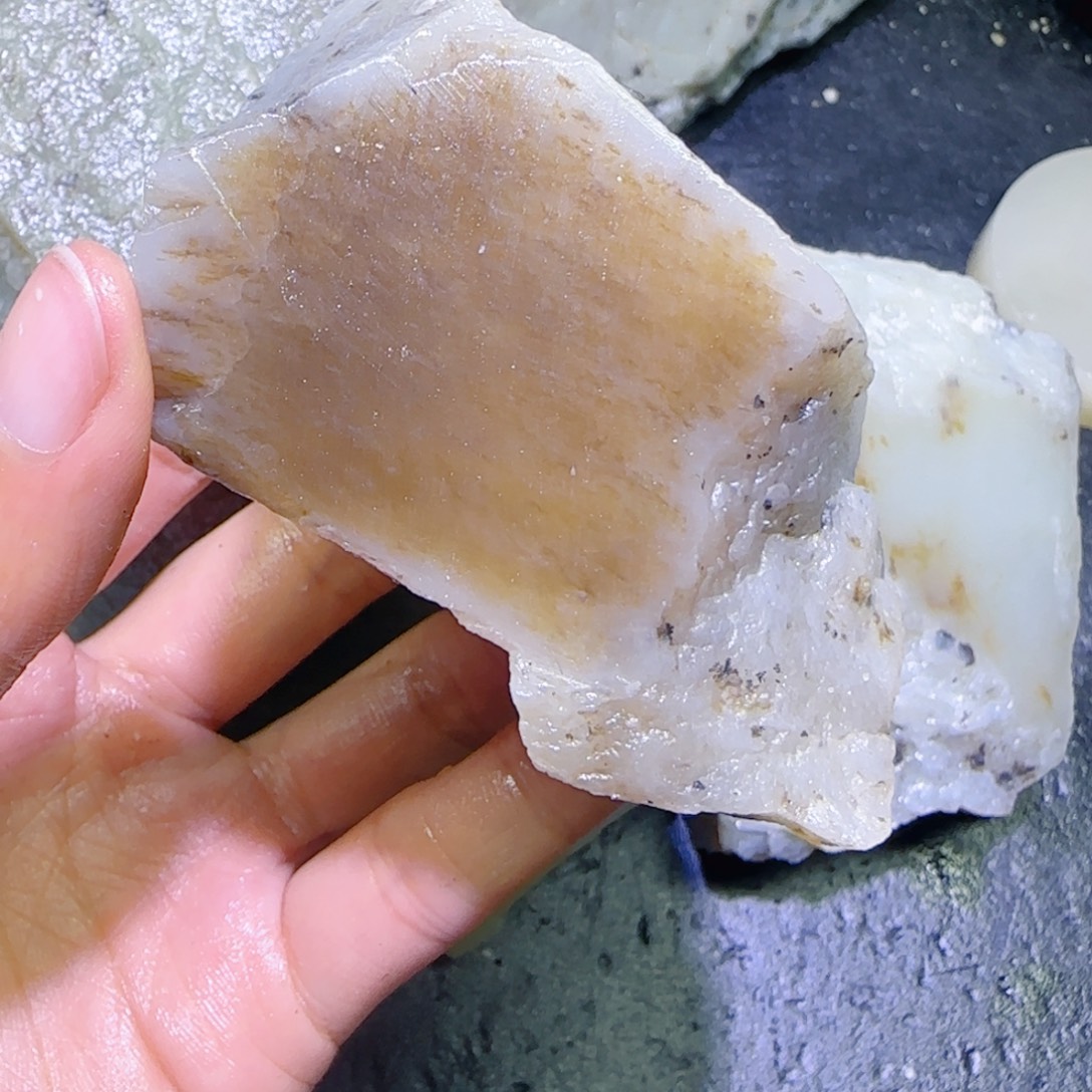 和田玉未镶嵌珠宝半成品