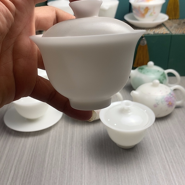 白啊好好看的衣服哦这