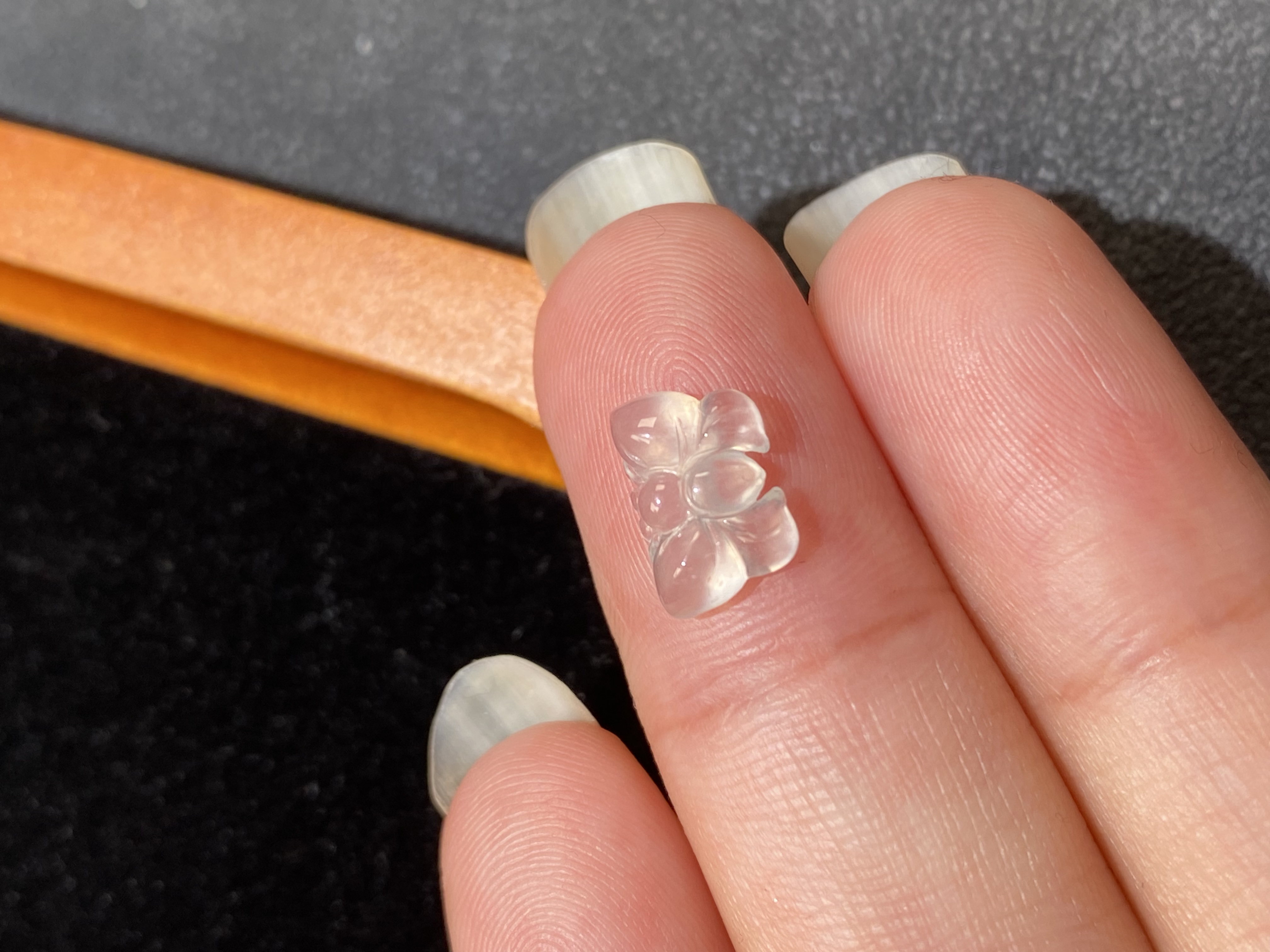 纯天然A货翡翠高冰小蝴蝶精致甜美可做小滴溜 尺寸9.7-6.5-3.4