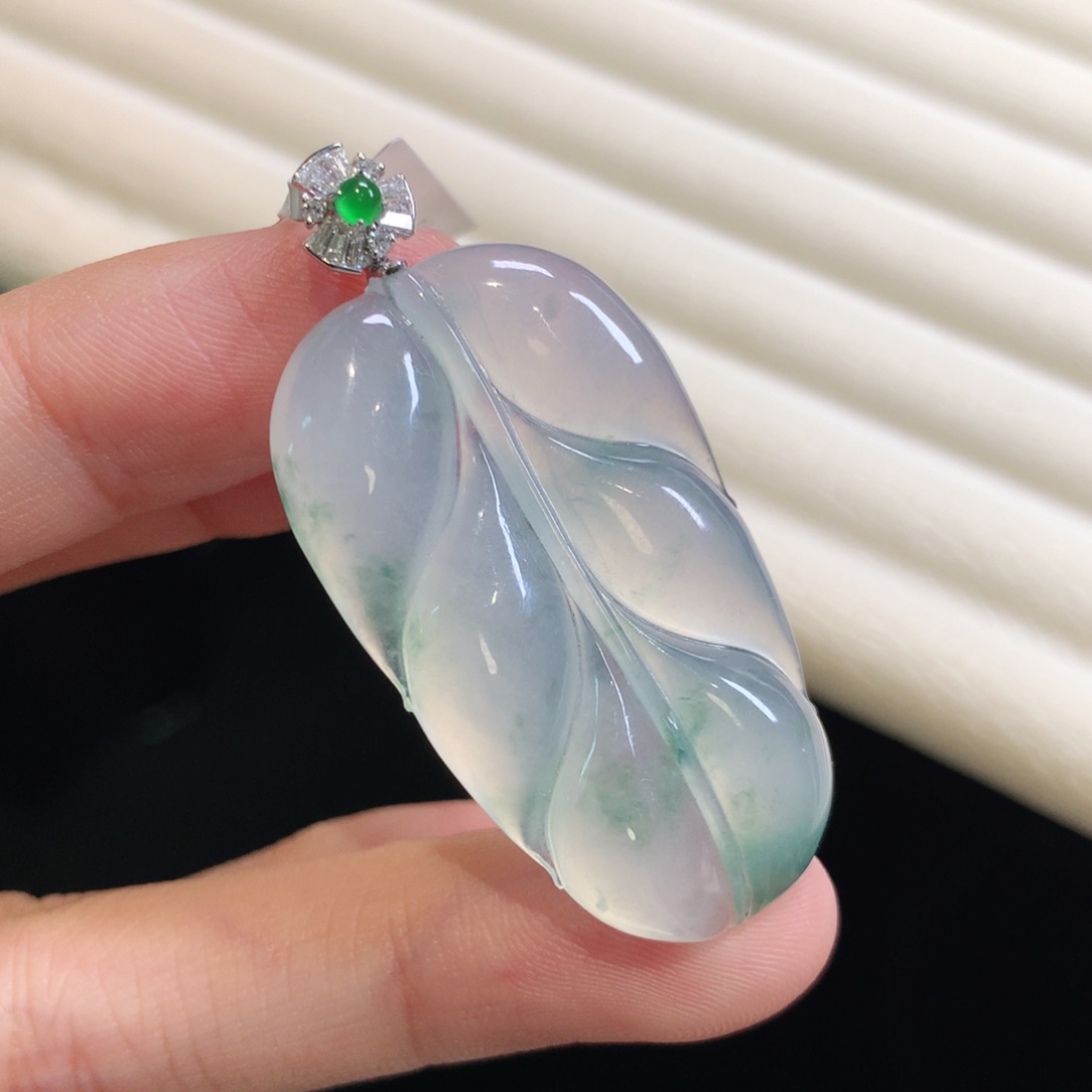 翡翠颈饰18K金镶嵌大叶子