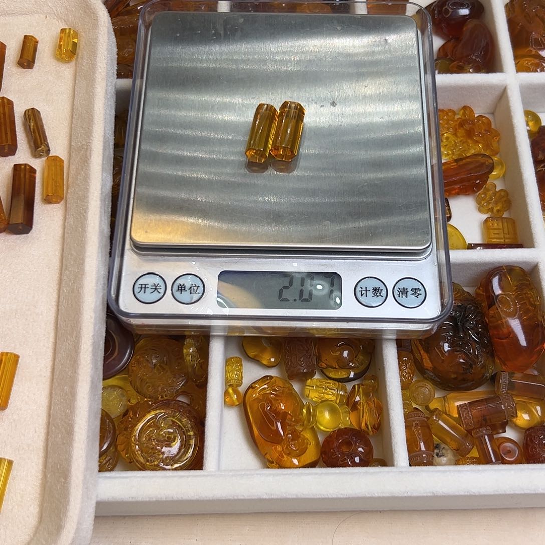 琥珀未镶嵌裸石六边形配饰一对