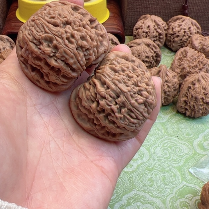 文玩核桃吊坠南疆石文玩核桃手把件