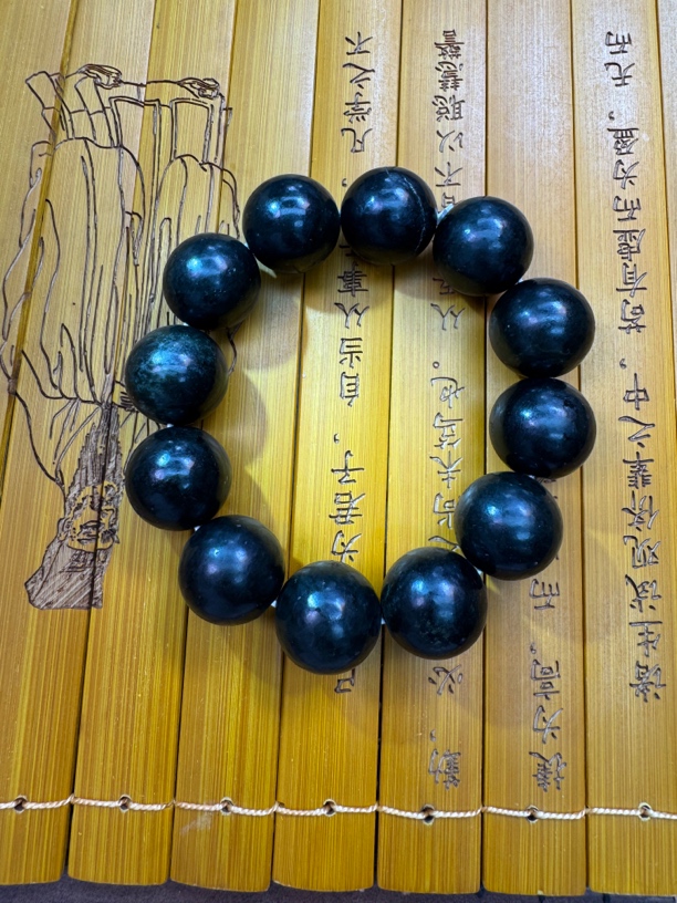 河磨玉透闪石黑河磨微瑕卡20大圆珠随机发