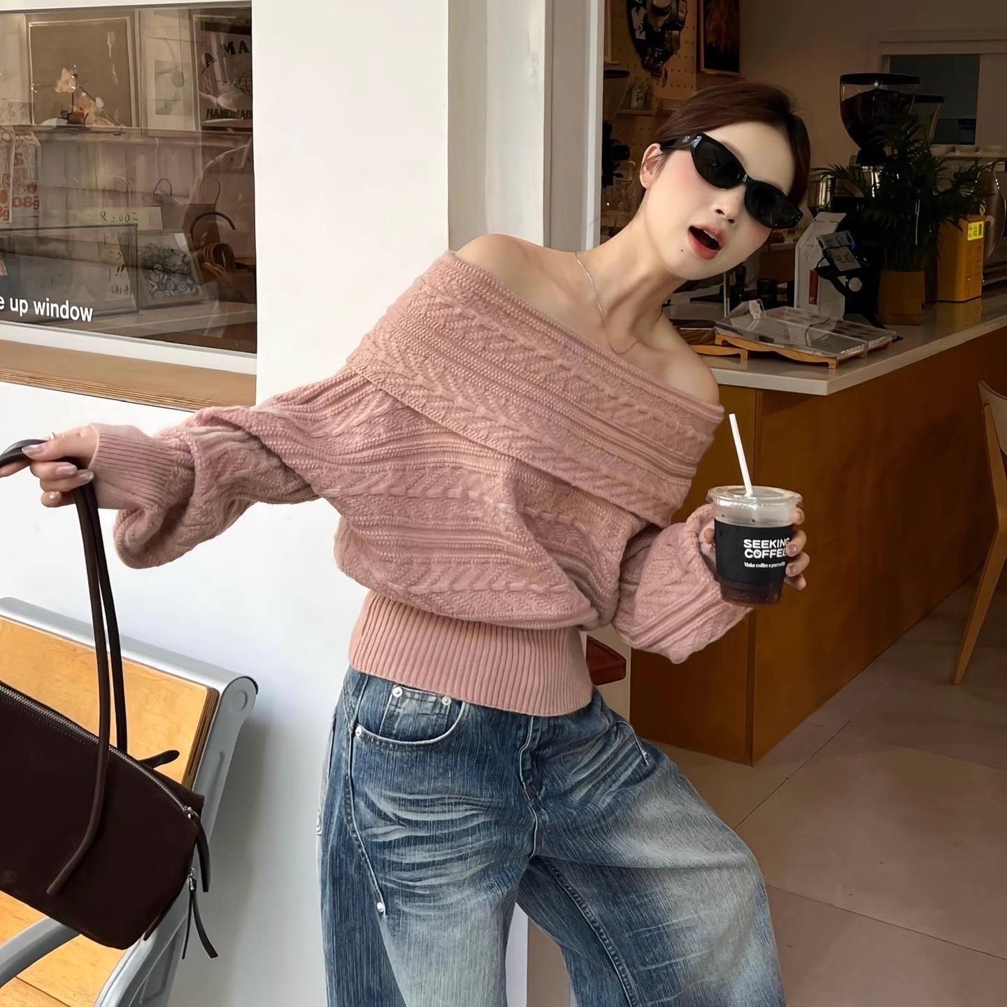 粉色一字领毛衣女秋冬新款法式chic超好看麻花露肩针织衫上衣