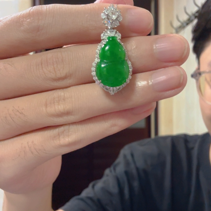 卡***儿翡翠银S925镶嵌颈饰吊坠