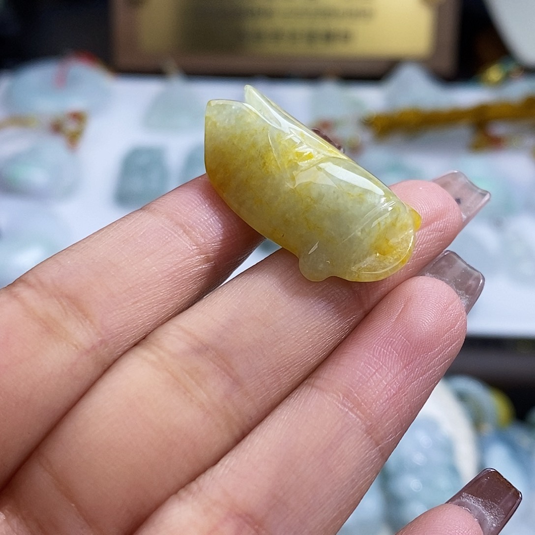 翡翠未镶嵌颈饰4727
