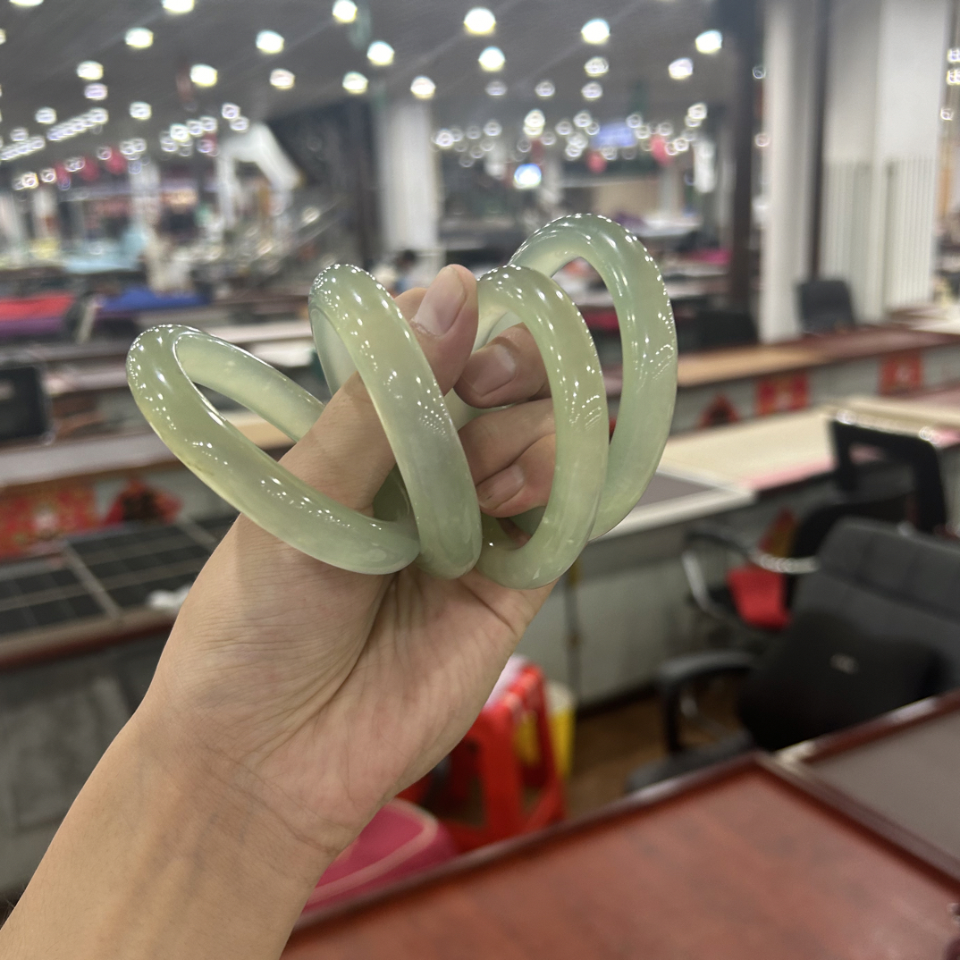 纯天然岫玉手镯 68米