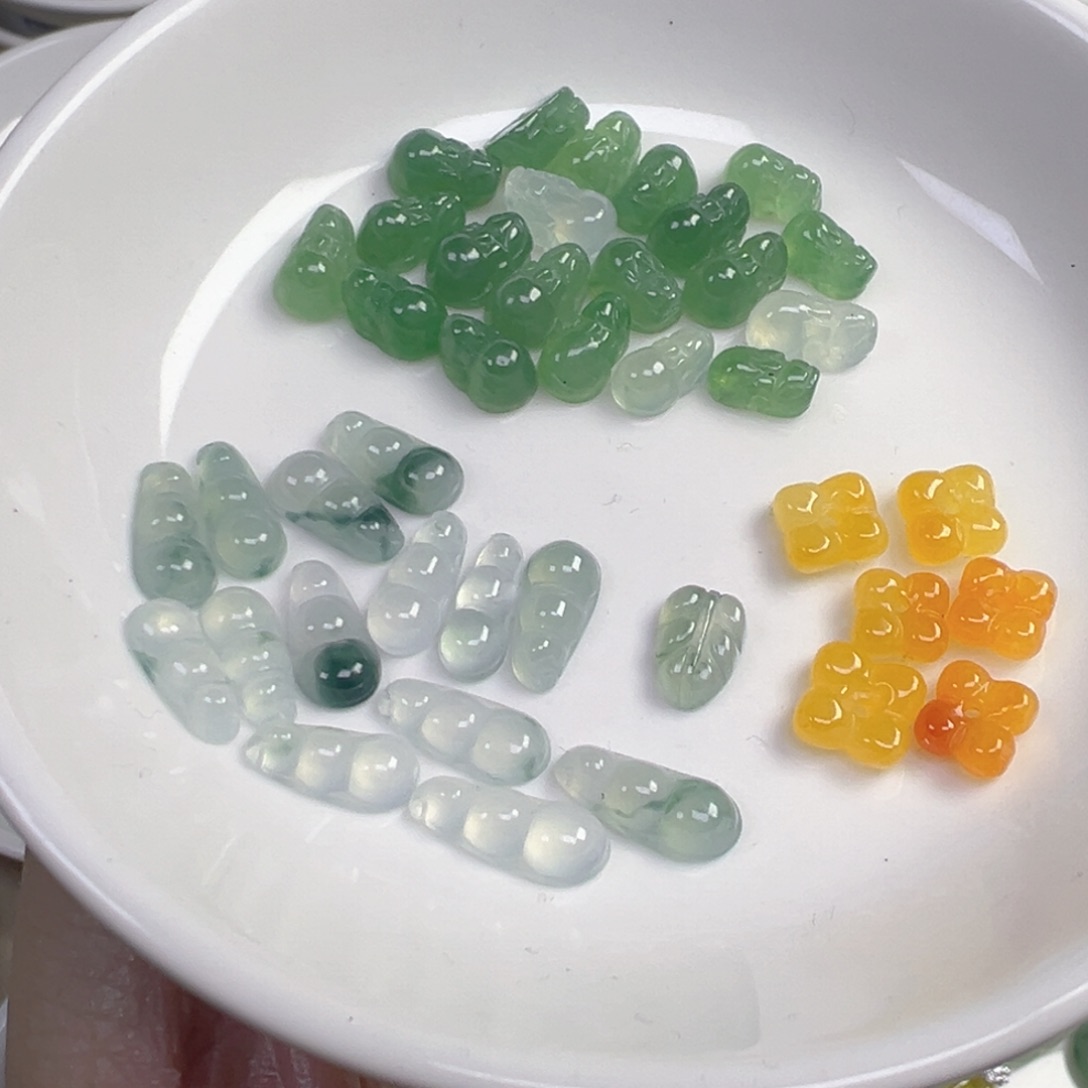 翡翠散珠绿貔貅 豆子 