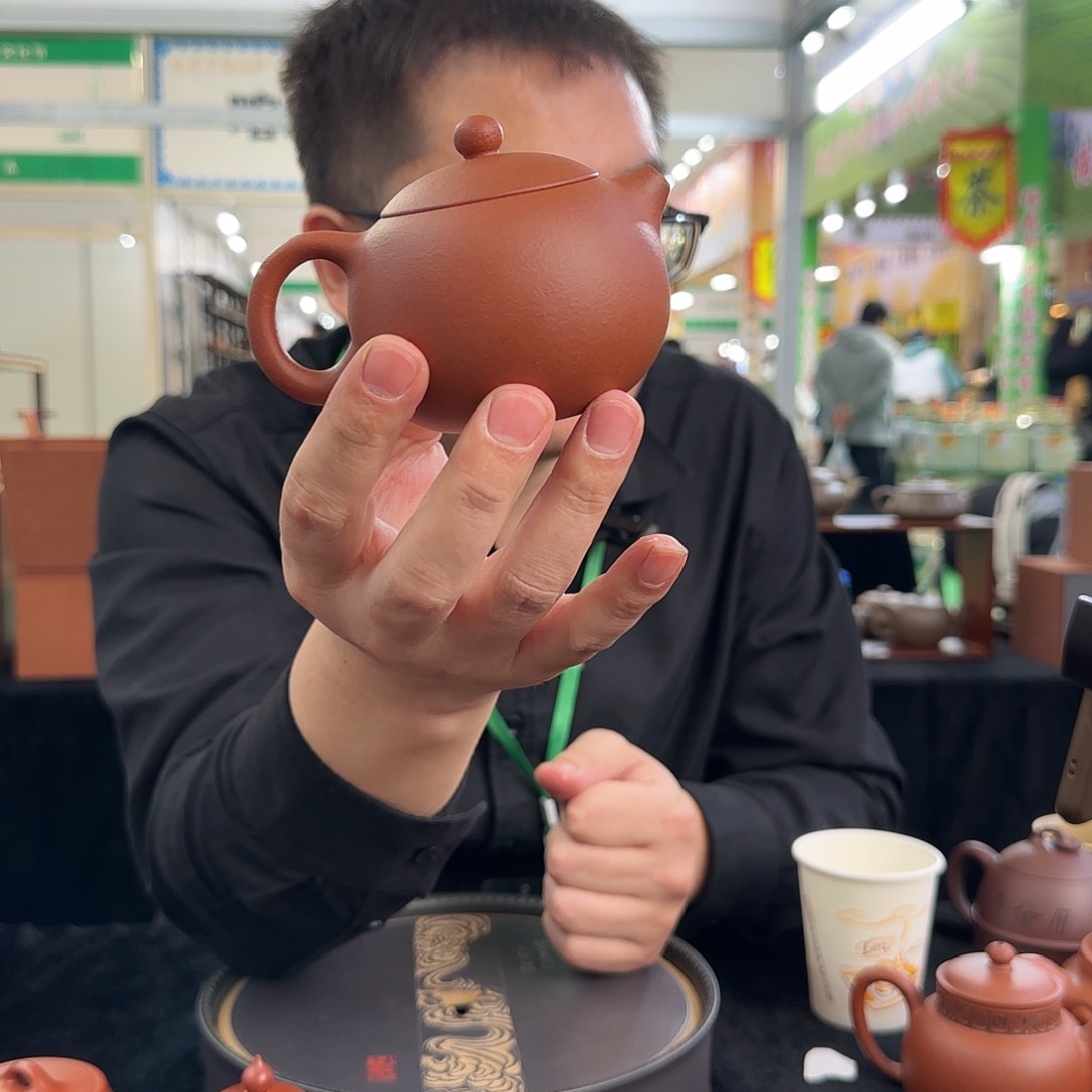 紫砂茶杯红清水西施  200CC
