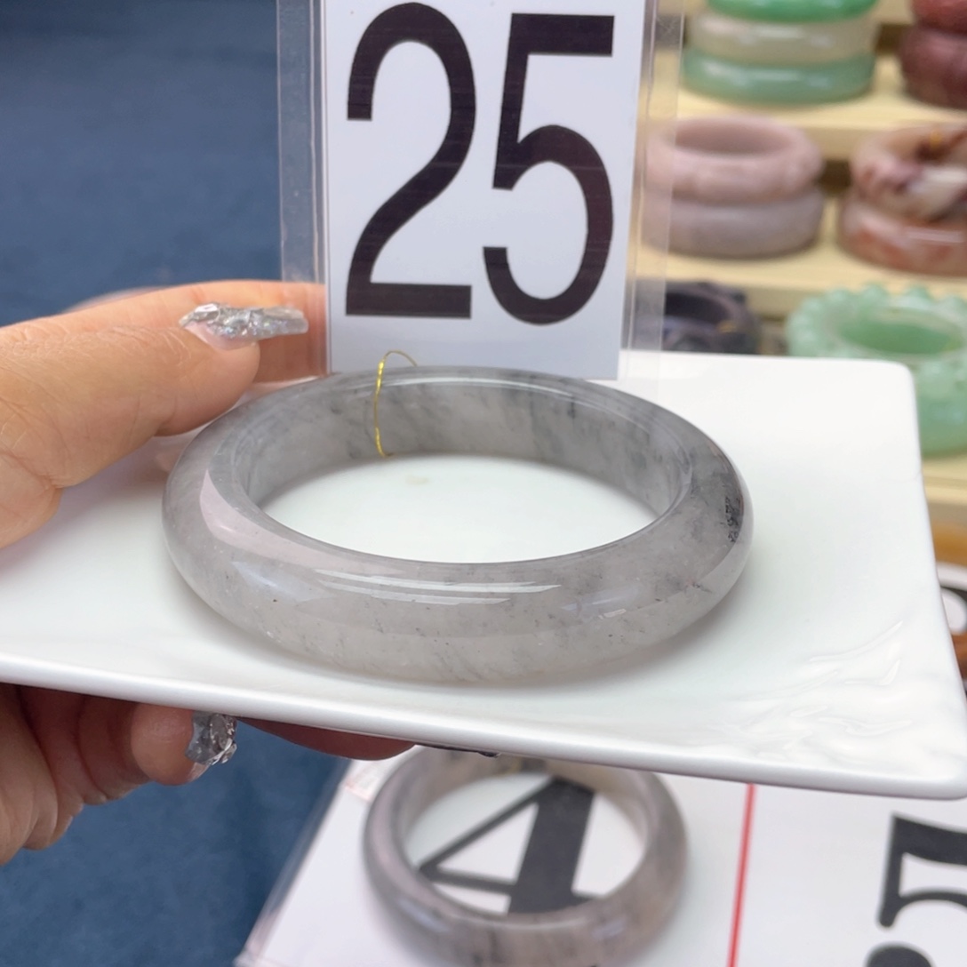 石英质玉未镶嵌手镯62圈