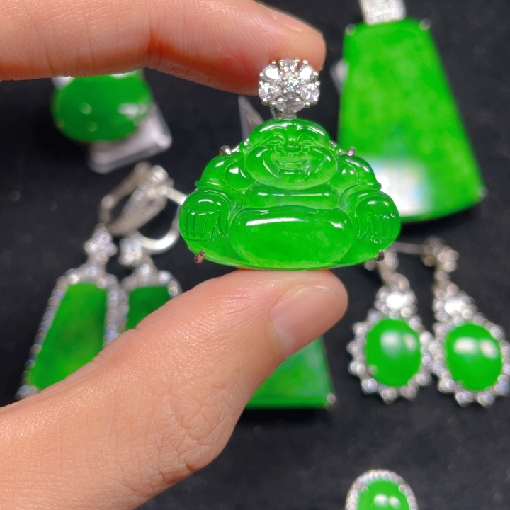 翡翠颈饰银S925镶嵌吊坠