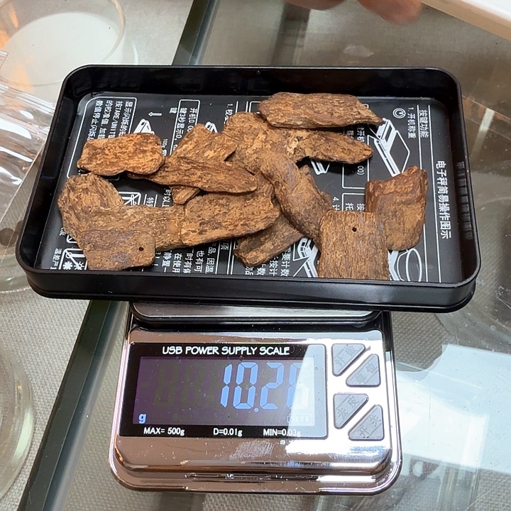 沉香摆件红土牌子