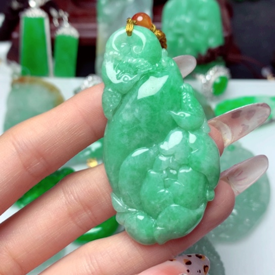翡翠吊坠(不含链)未镶嵌