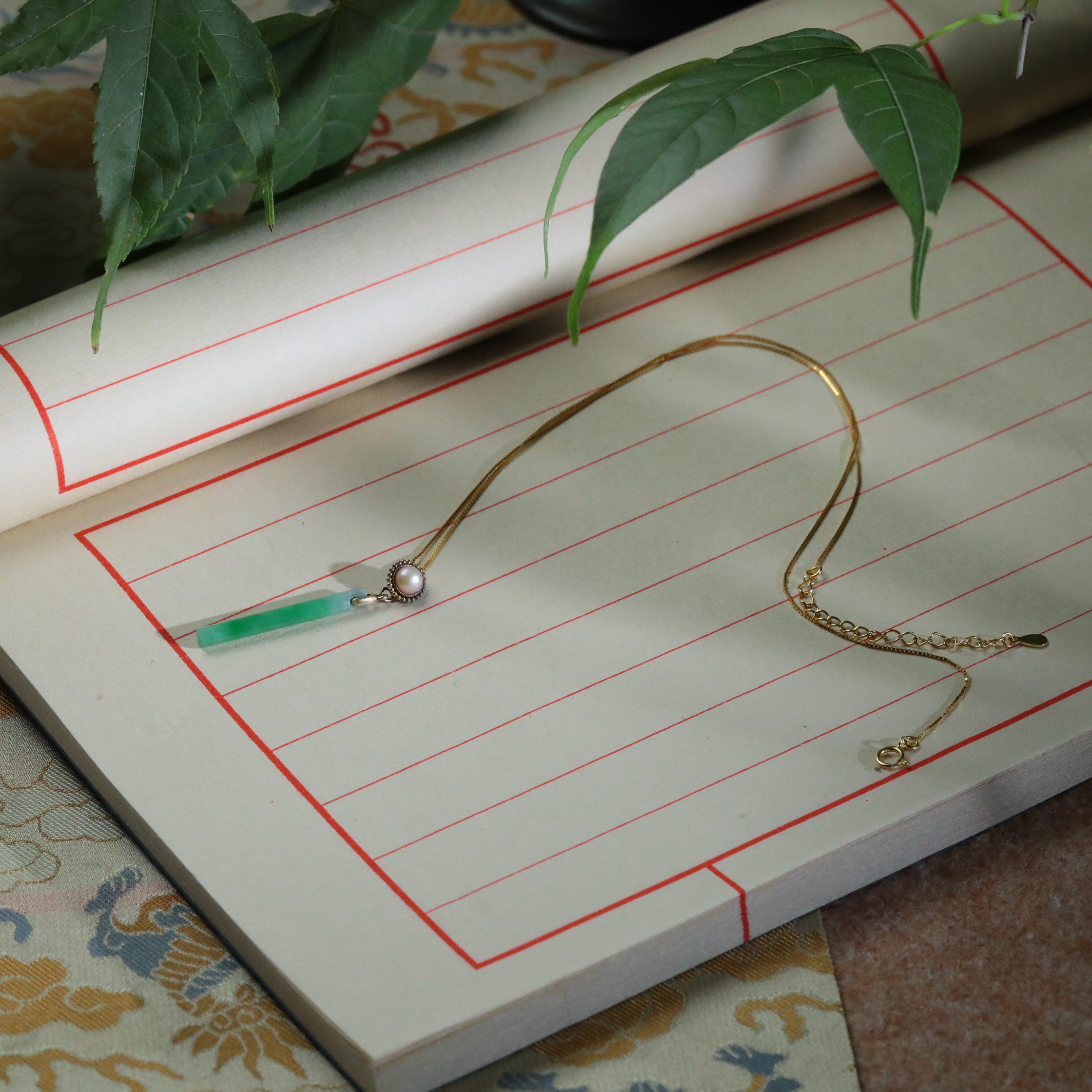 【玉祝】S925银镶嵌淡水珍珠做旧细糯飘绿翡翠玉柱吊坠项链古典精致