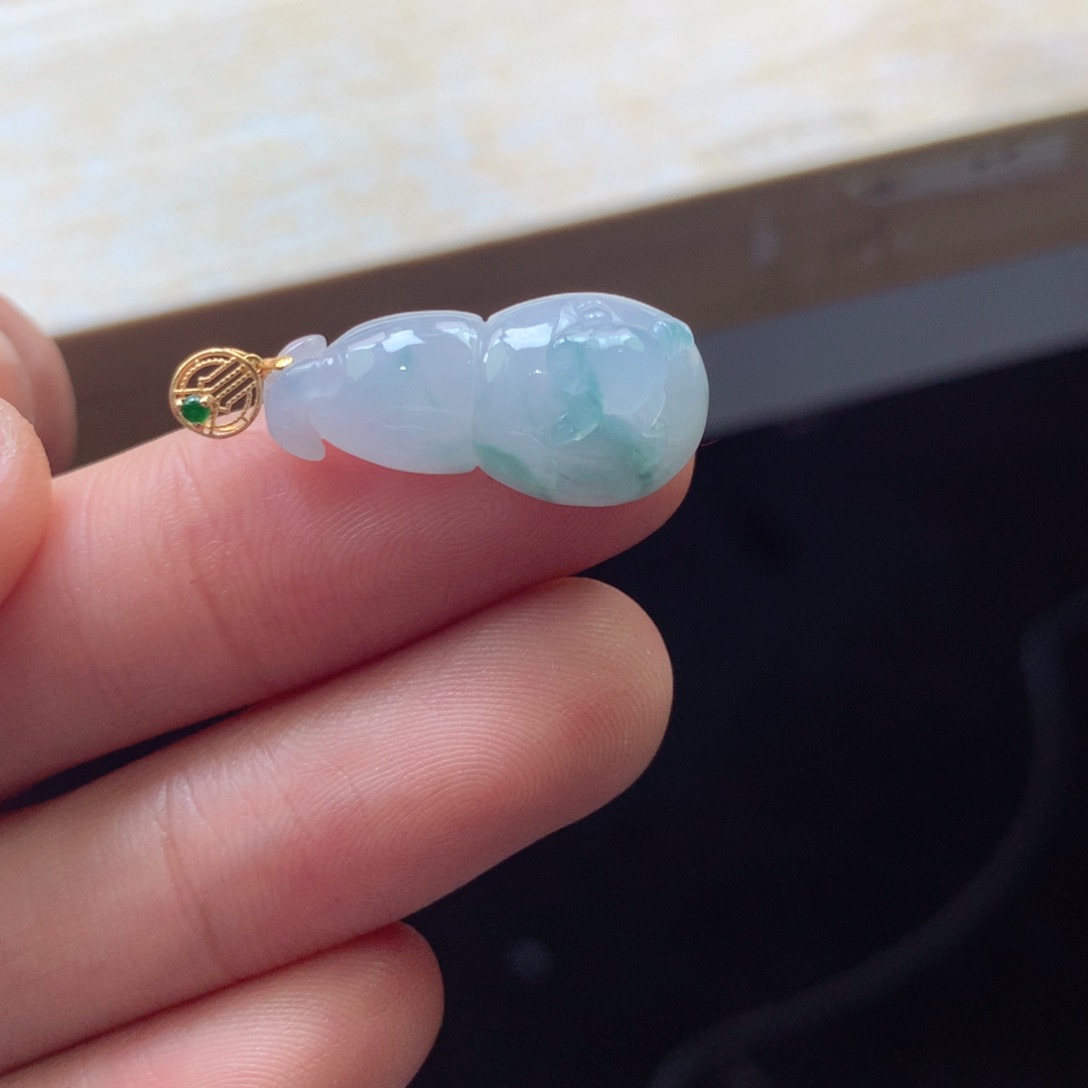 翡翠颈饰18K金镶嵌吊坠