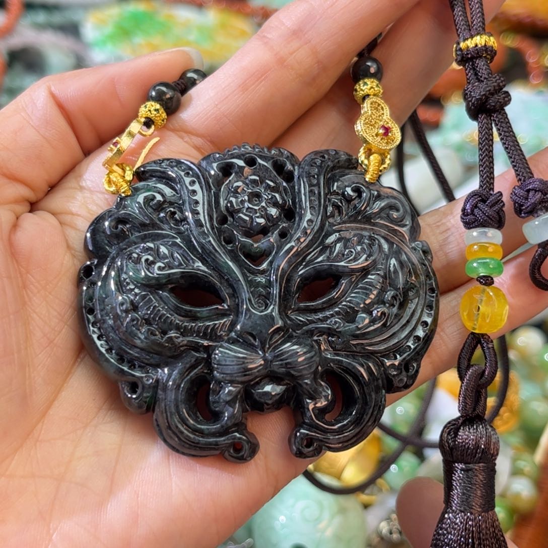 翡翠颈饰未镶嵌待编款