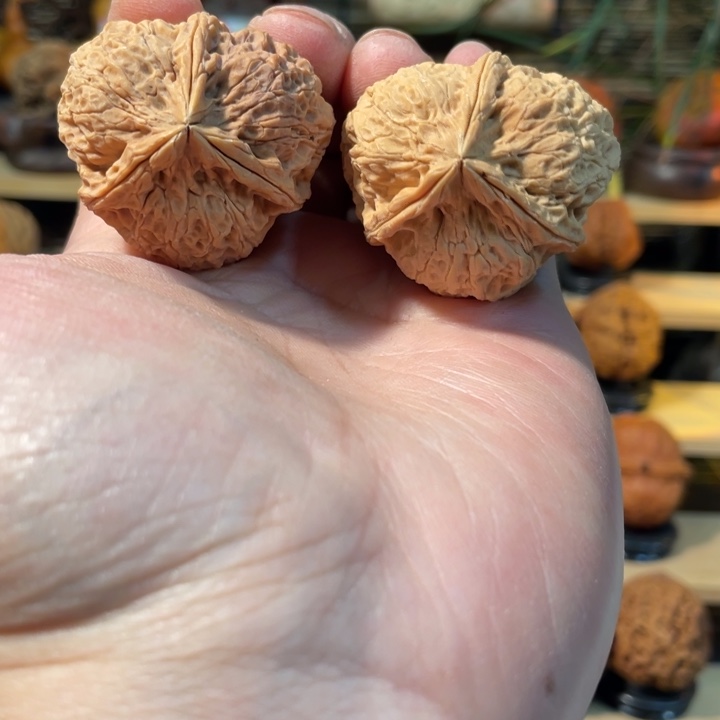 k***k把件文玩核桃编号44