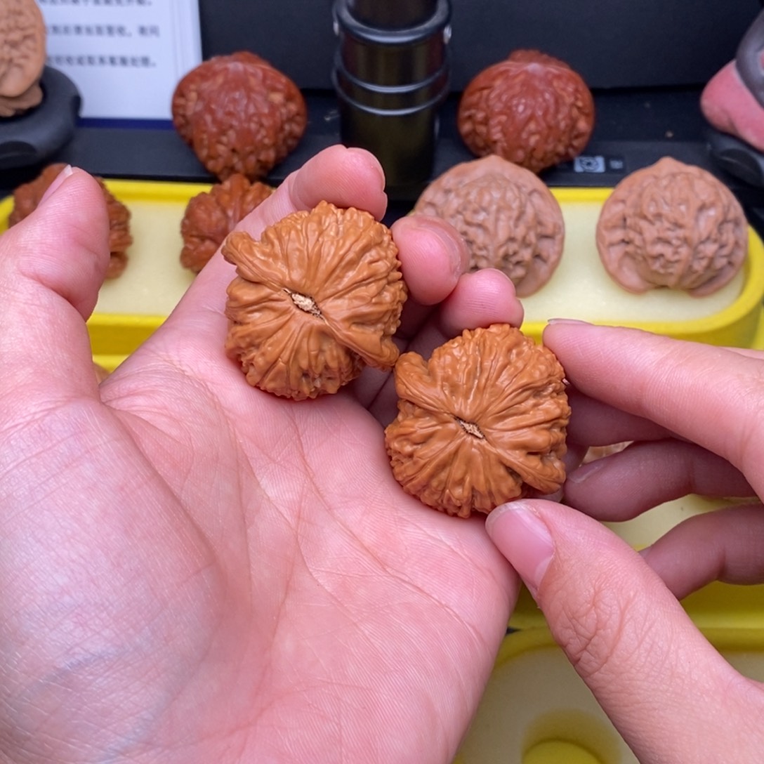 水***鱼把件核桃36+球白精打底