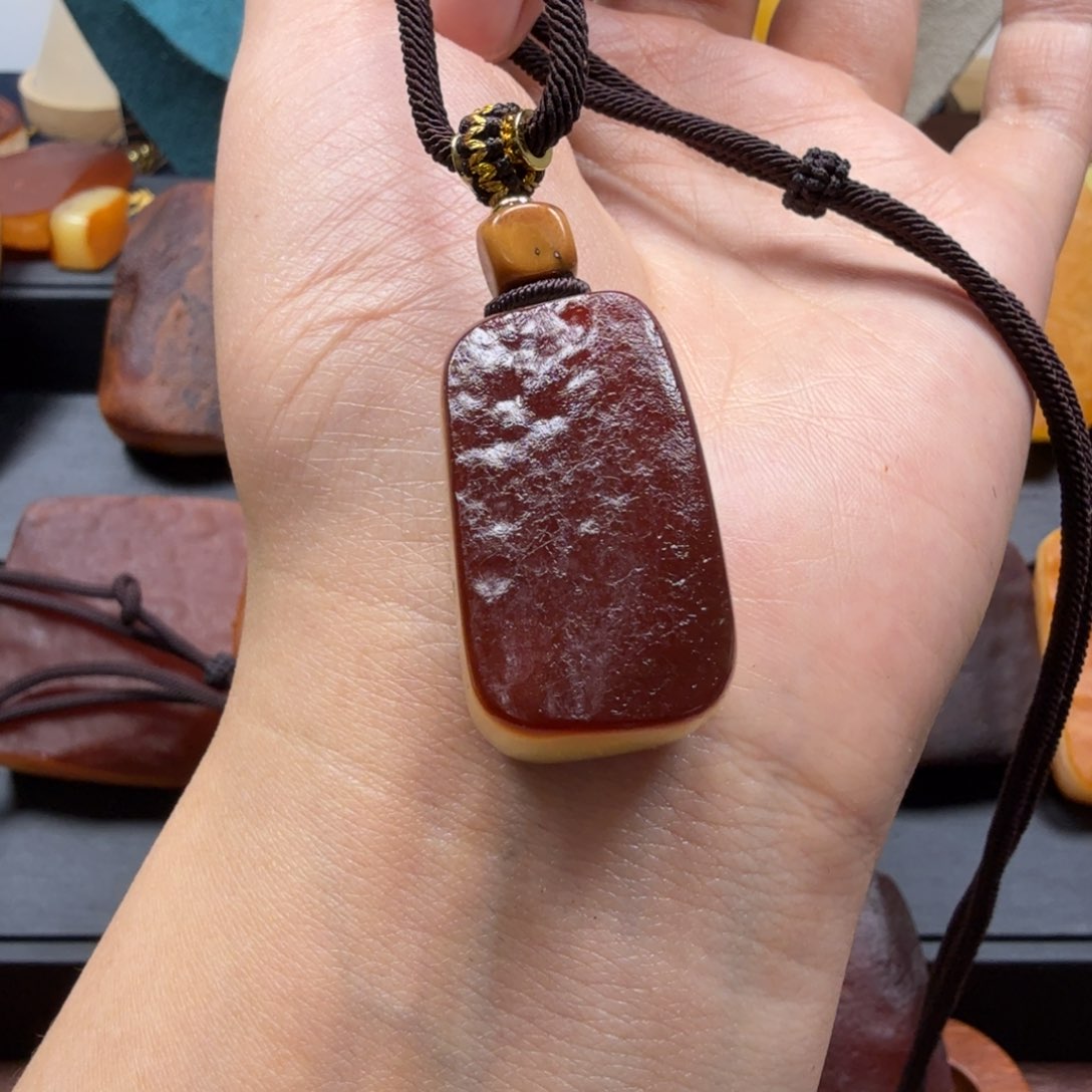 琥珀吊坠(赠链)未镶嵌