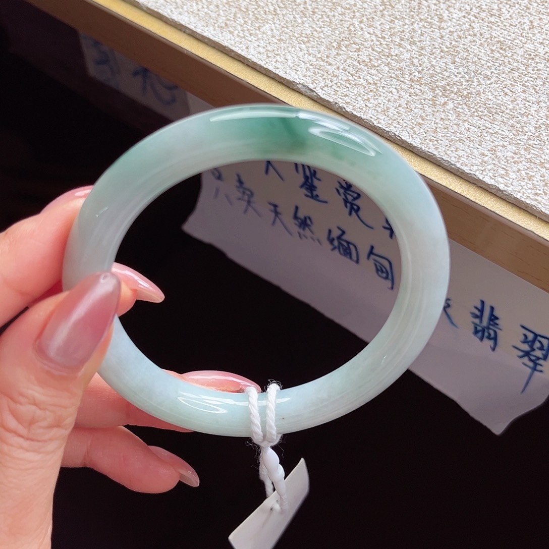 翡翠未镶嵌手镯手镯