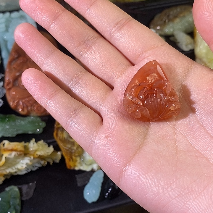 有****蛇纹石玉合金颈饰