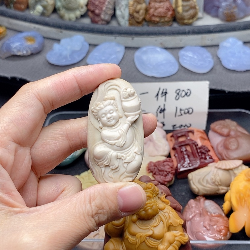 【闪购商品】定制石英质玉吊坠未镶嵌