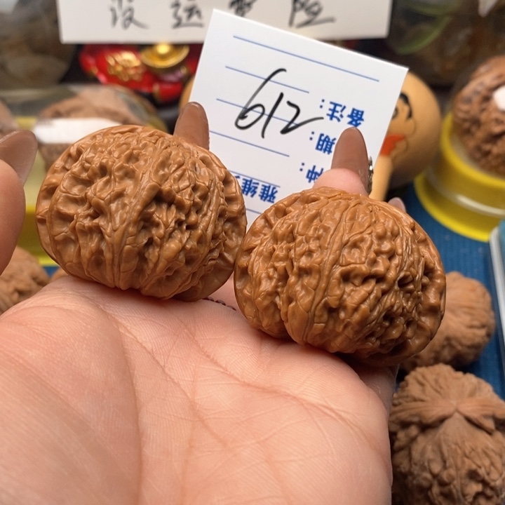 文玩核桃把件612号45白狮子，微色差