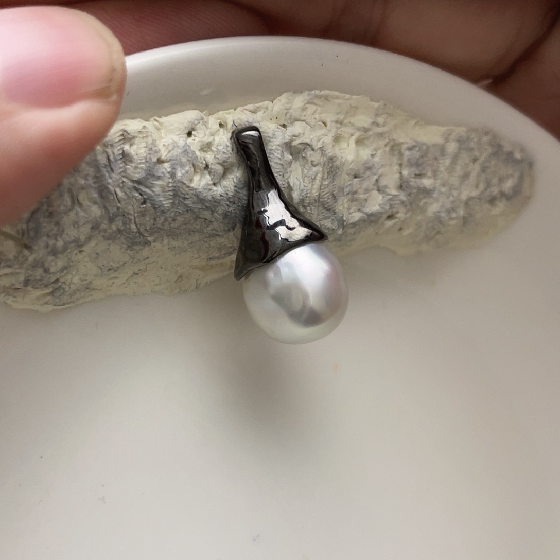 银S925镶嵌海水珍珠颈饰