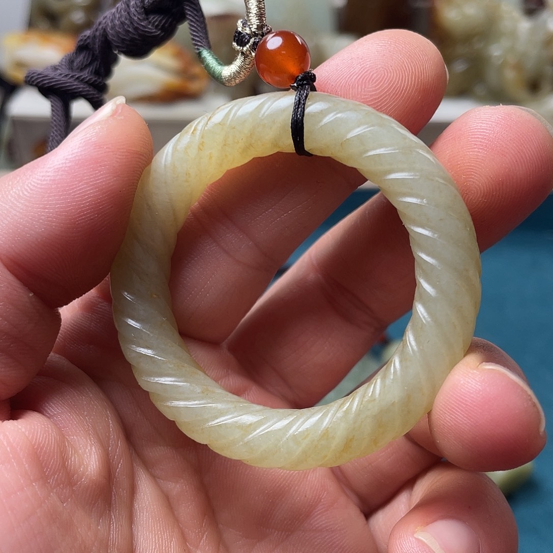 旭***昇和田玉未镶嵌颈饰