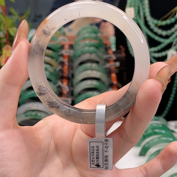 石英质玉手镯未镶嵌天然A货非洲翠手镯