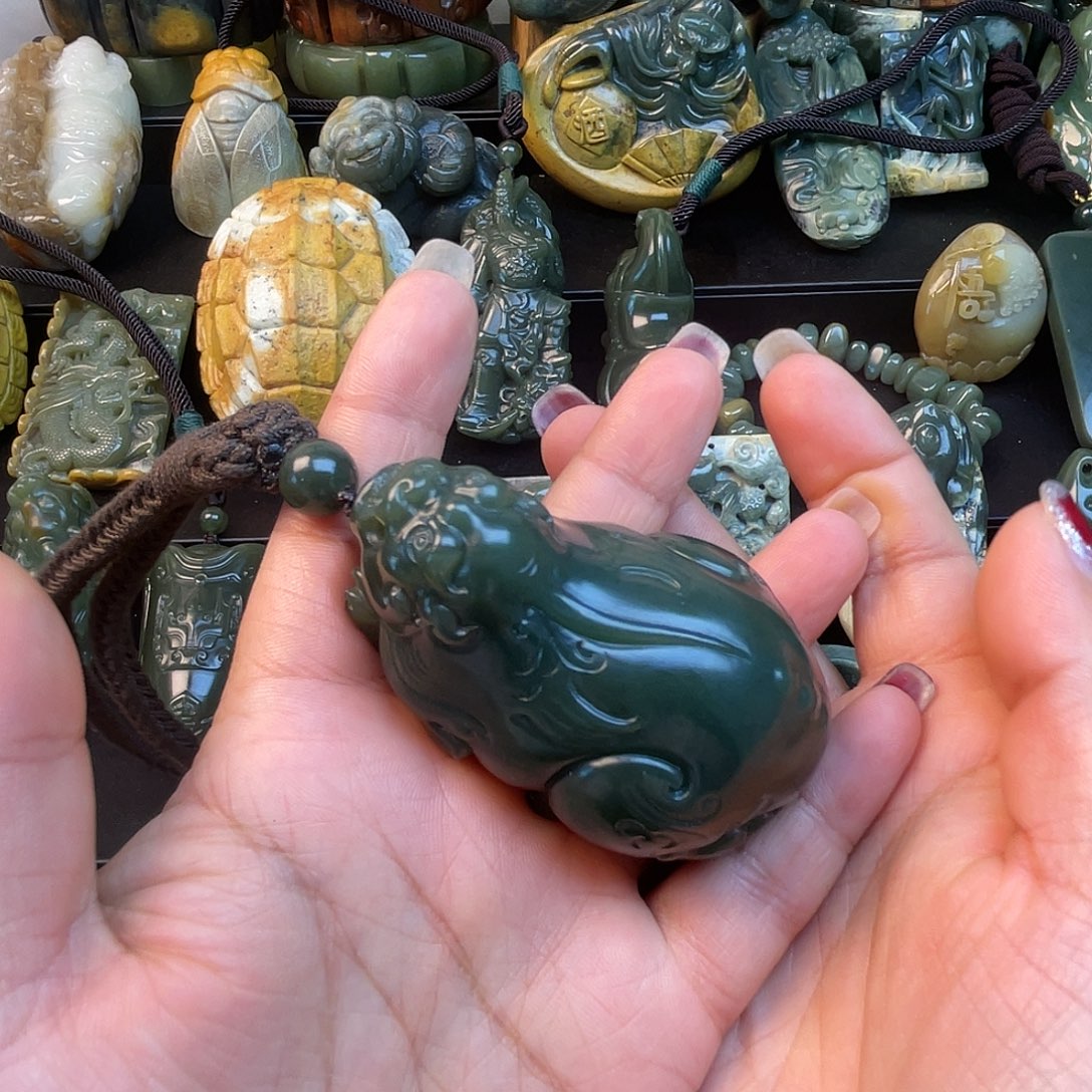 用***0透闪石质玉未镶嵌手链