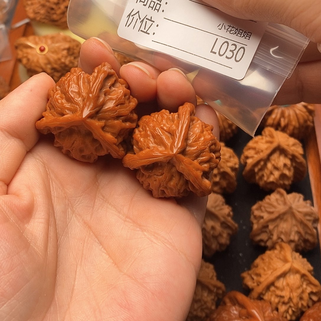 随***。把件文玩核桃36精品三棱