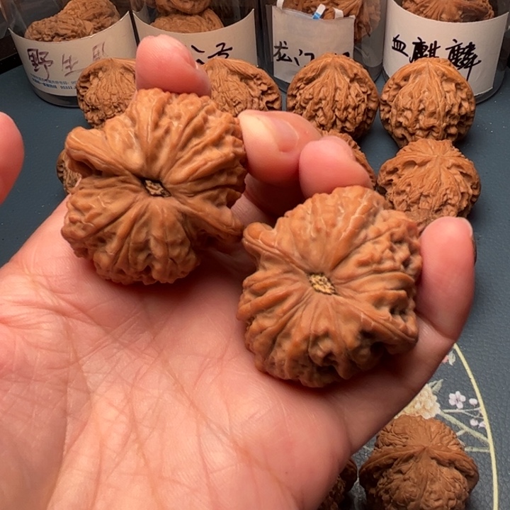 中***原文玩核桃吊坠39平谷血麒麟