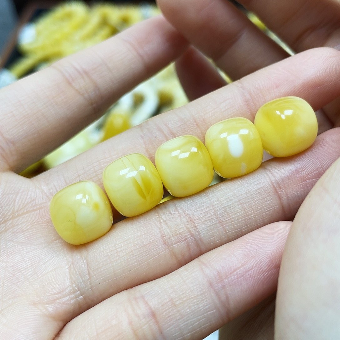 蜜蜡裸石未镶嵌老型11.7✖️10.6mm福利