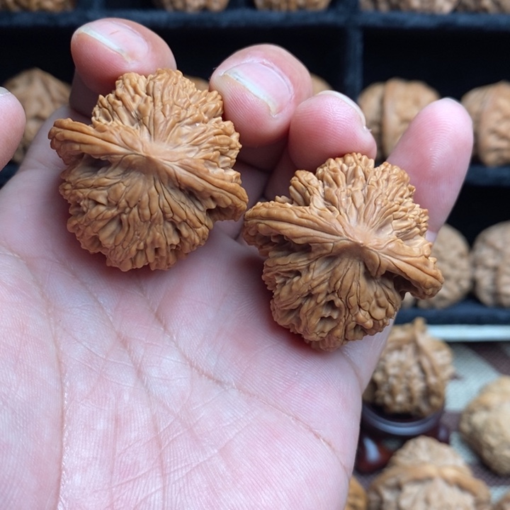 文玩核桃吊坠全品麦穗虎头38