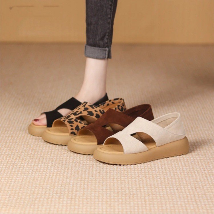 2025夏季新款复古休闲外穿露趾凉鞋女平底踩屎感仙女风休闲罗马鞋