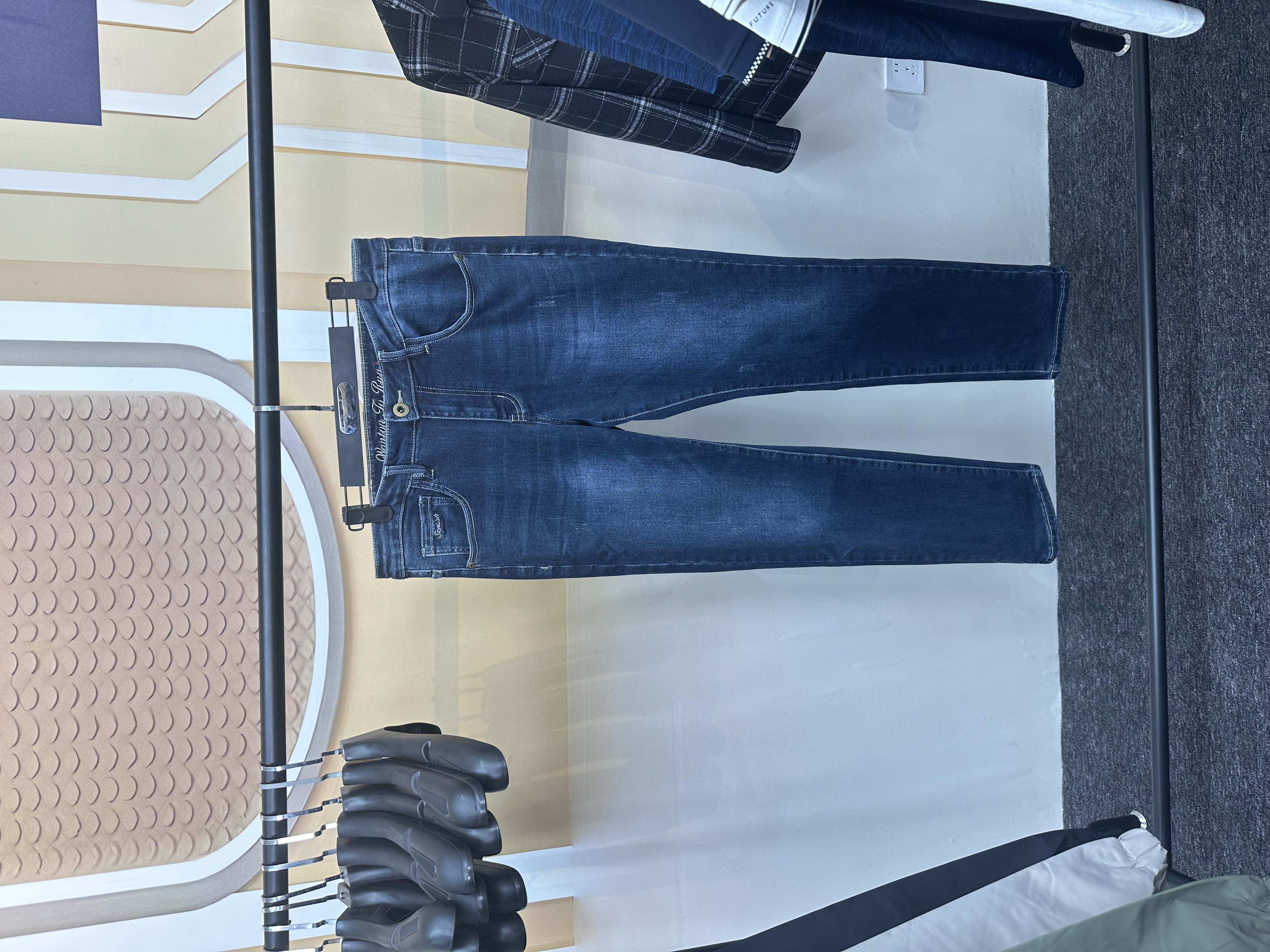 H家剪标男士休闲秋冬款棉绒弹力黑蓝色直筒牛仔裤休闲时尚百搭