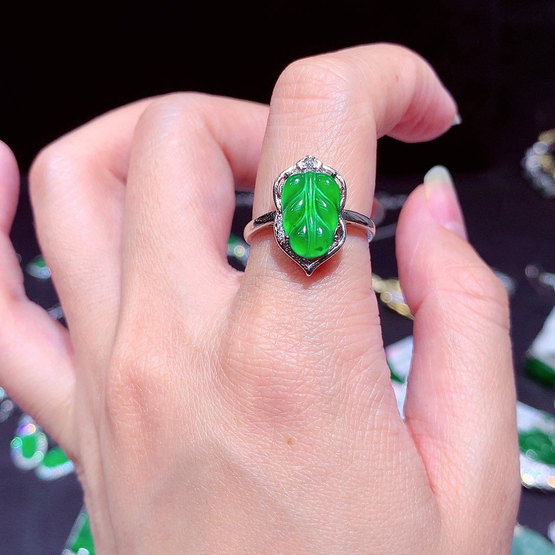 【闪购商品】翡翠吊坠(不含链)未镶嵌