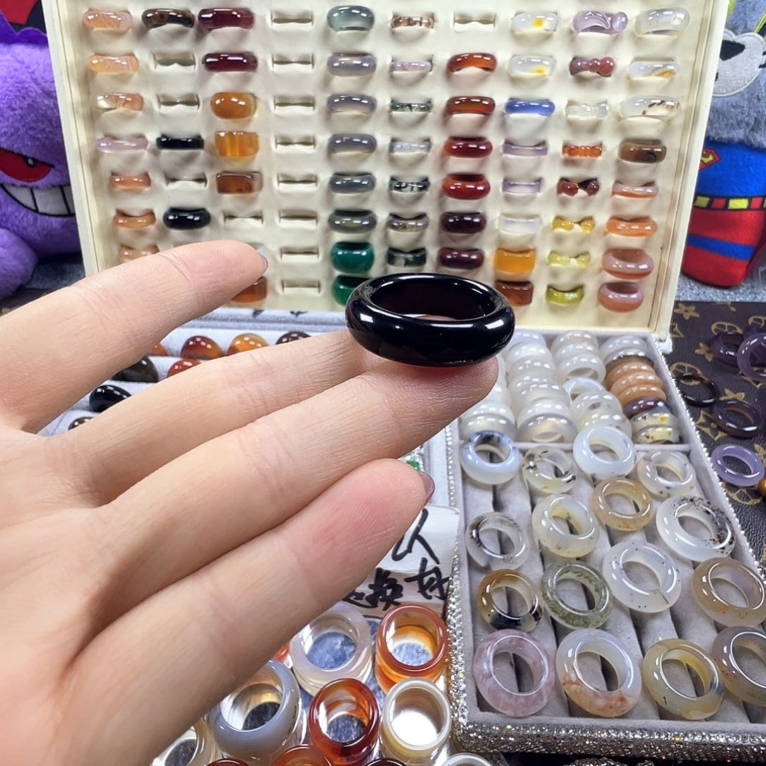 凡***。玛瑙/玉髓未镶嵌戒指B16不退换20.2港24