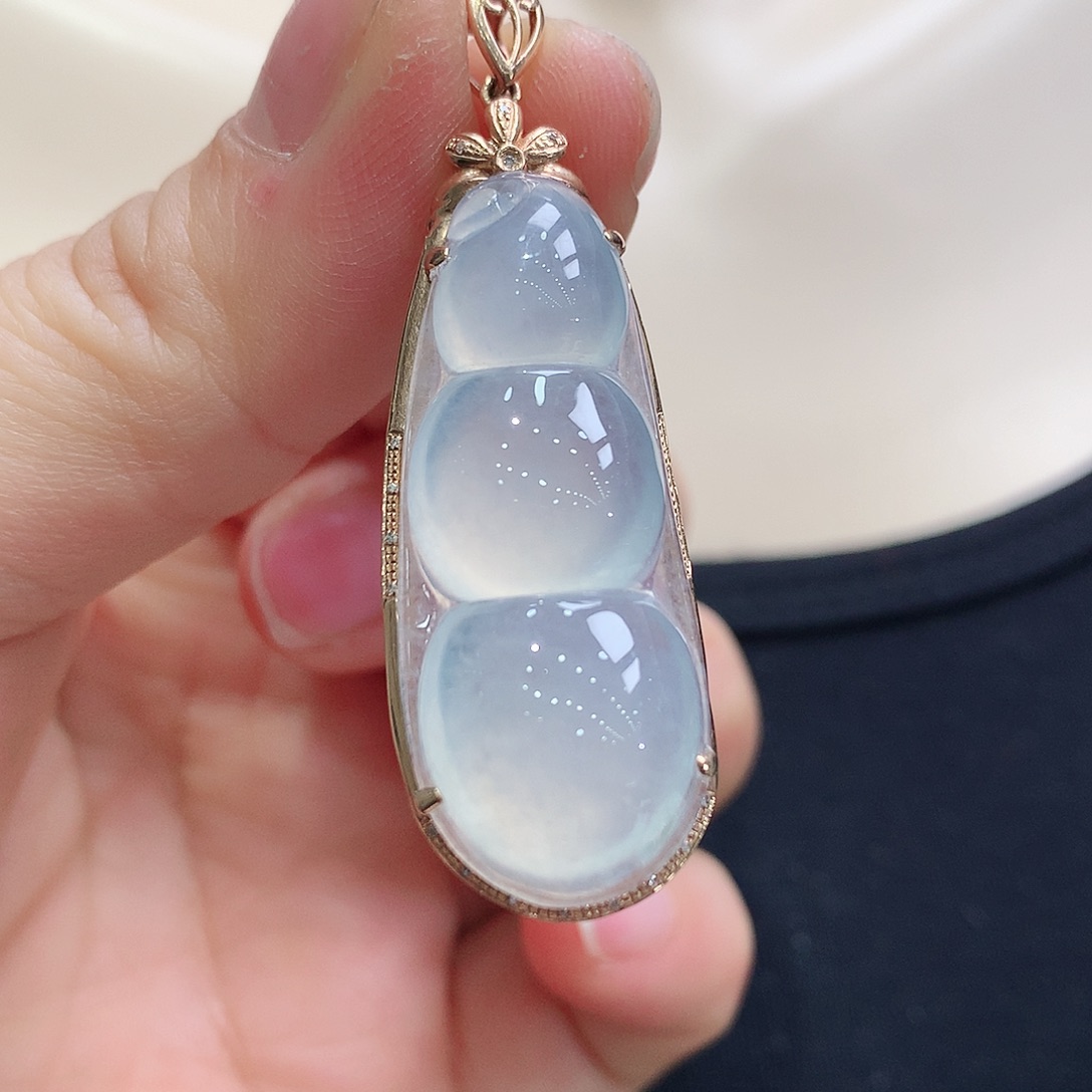 翡翠颈饰18K金镶嵌福豆