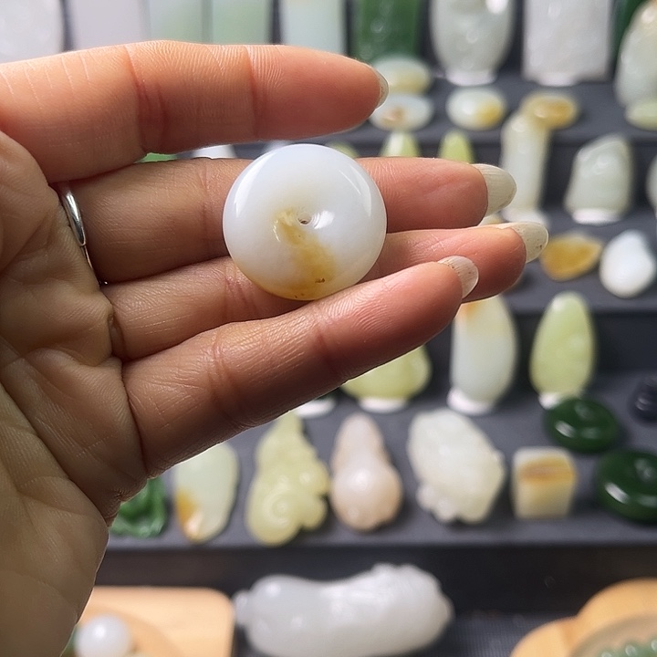 和田玉（糖玉）未镶嵌颈饰