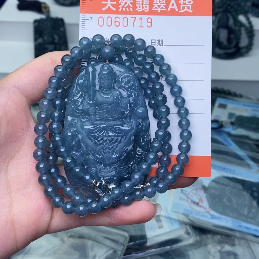 翡翠颈饰未镶嵌          