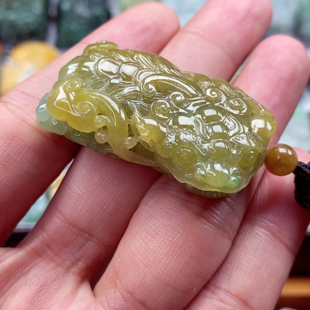 翡翠颈饰未镶嵌翡翠