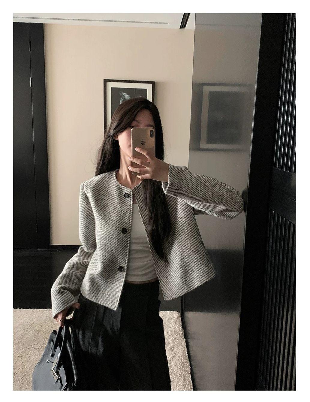 2025韩版单排扣时尚气质圆领小香风女针织条纹外套短外套