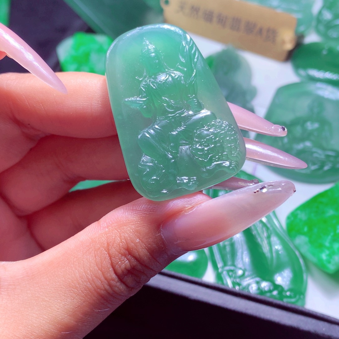 谁***峰定制翡翠未镶嵌天然缅甸翡翠A货毛货挂件