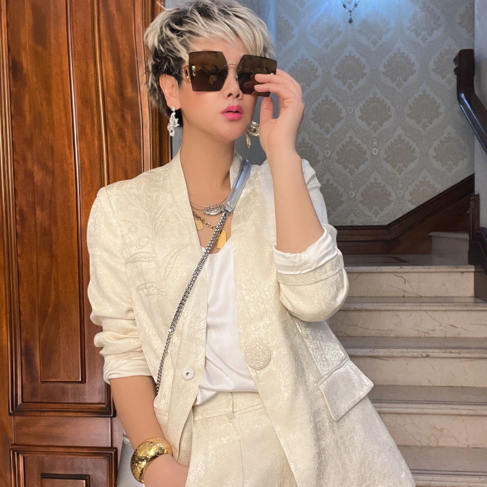 【时尚先驱】意大利欧美风高级感定制手工定制刺绣套装