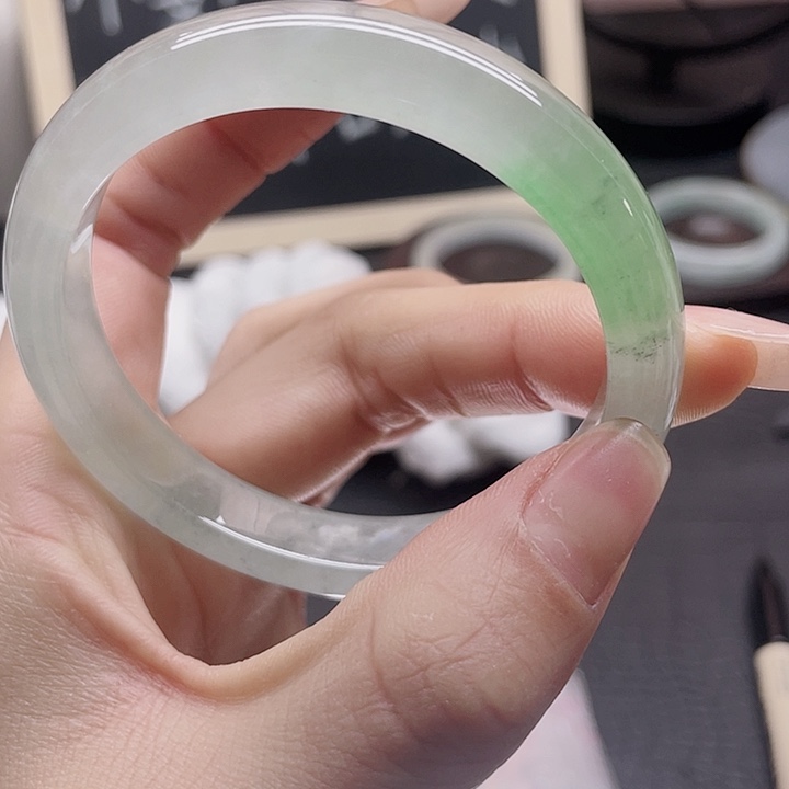 石英岩玉未镶嵌手镯59