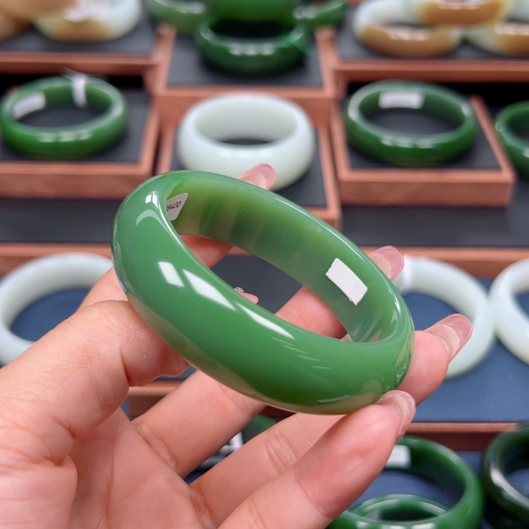 未镶嵌手镯和田玉（碧玉）