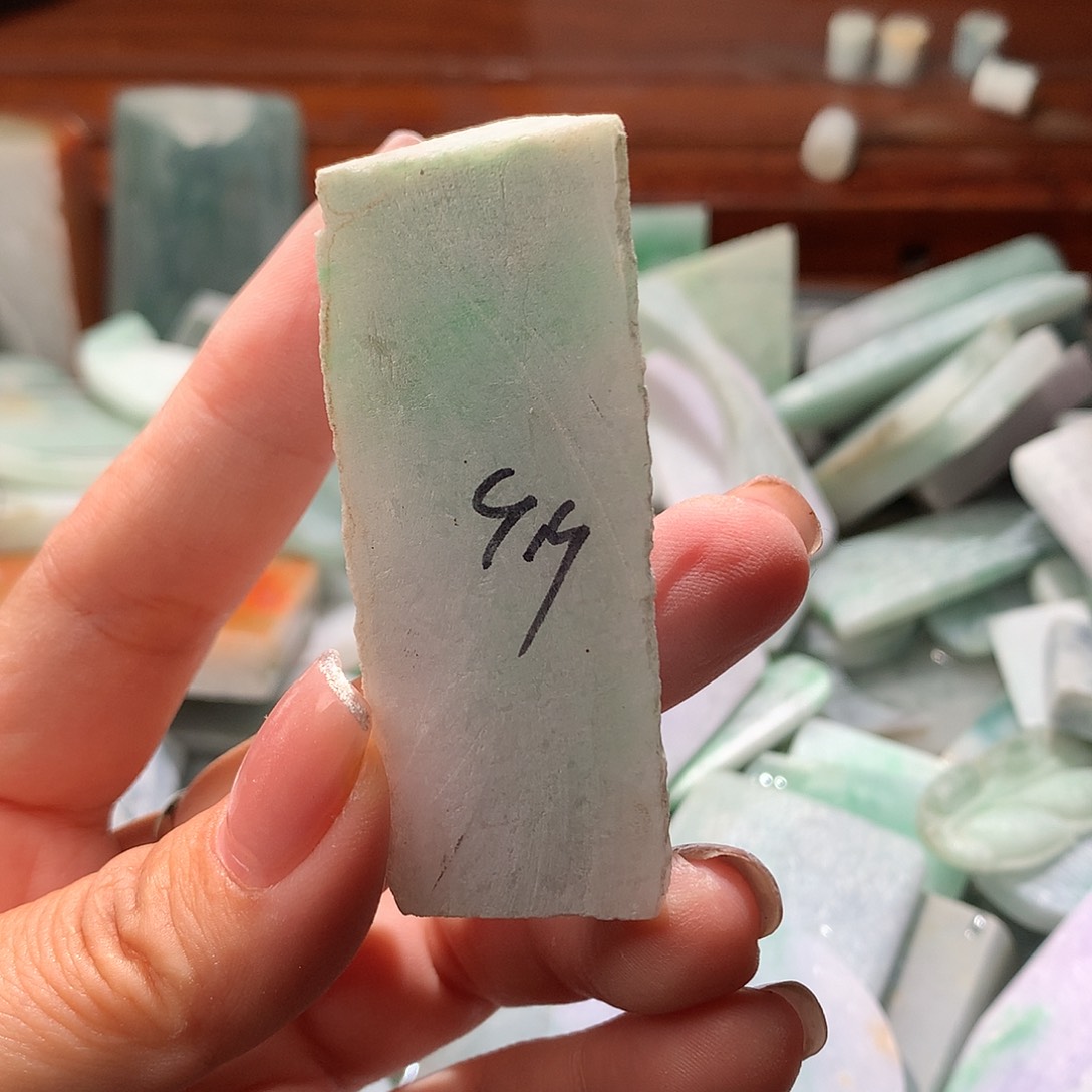 未镶嵌挂件翡翠翡翠原石