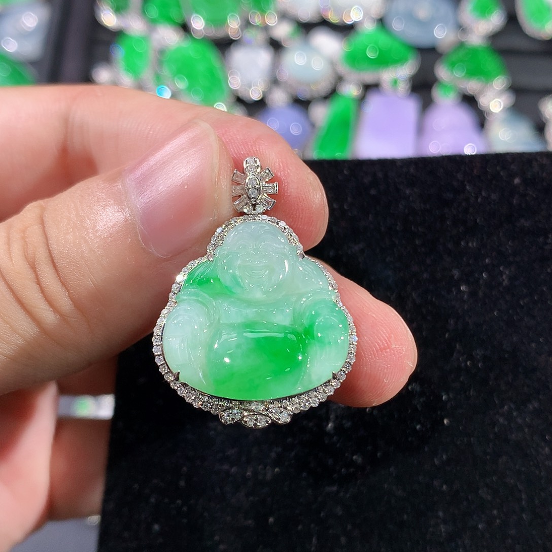 翡翠18K金镶嵌颈饰